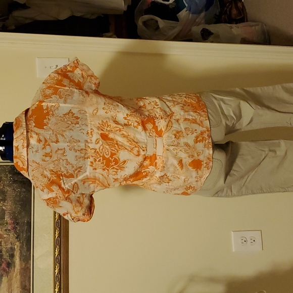 Gorgeous orange button up top, pictures do not do it justice. - Picture 5 of 6